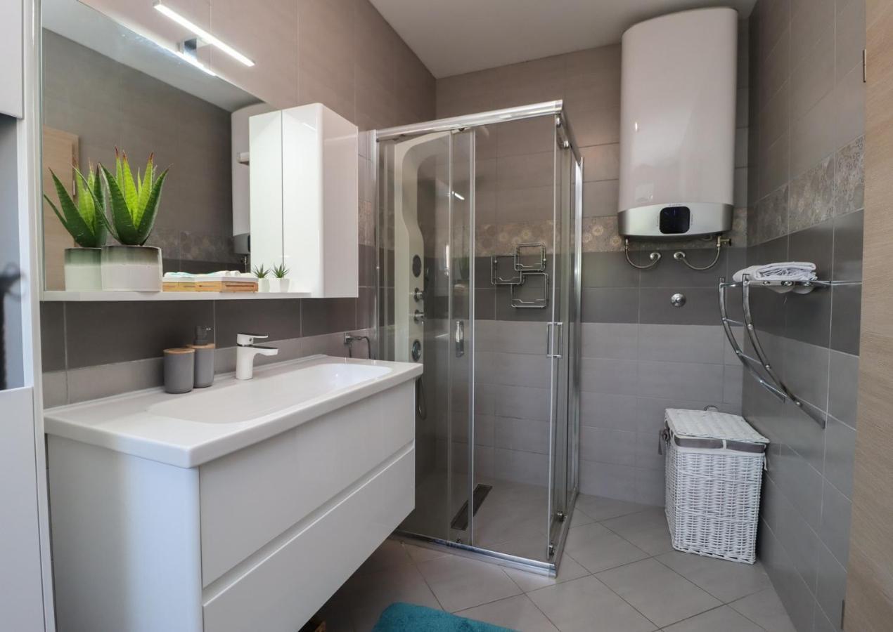 Ferienwohnung Family Crikvenica Exterior foto