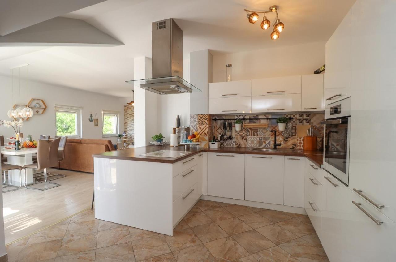 Ferienwohnung Family Crikvenica Exterior foto